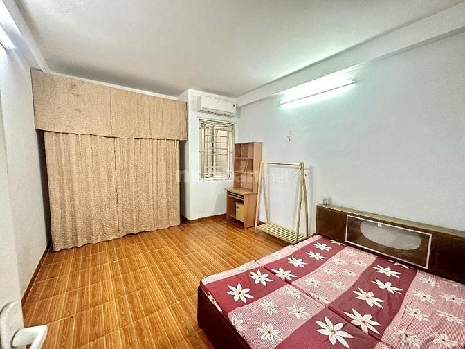Phòng 2,2tr nóng lạnh điều hoà-135 trần hoà vào ở ngay