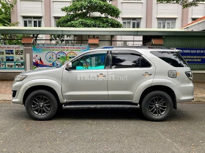 Gia đình bán xe Toyota Fortuner máy diesel SX 2016