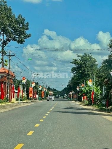 Chính Chủ Bán Đất 350m2 thổ cư, Giá bán 380 triệu, Gần sát ủy Ban Xã