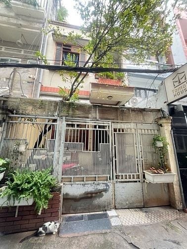 Cần bán căn nhà rẻ địa chỉ 393 Hai Bà Trưng, phường Võ Thị Sáu, Quận 3