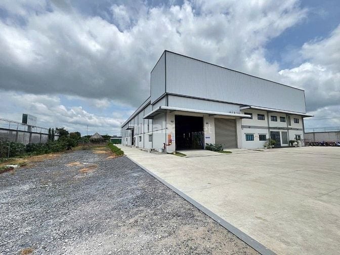Cho thuê kho xưởng ngoài KCN Bến Lức, Long An, KV: 4.000m2, X: 2.200m2