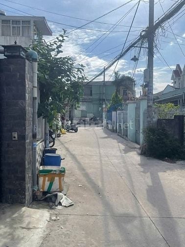 BÁN ĐẤT TẶNG NHÀ CẤP 4 ĐÔNG THẠNH HÓC MÔN - 135M2 - NGANG KHỦNG 6M 