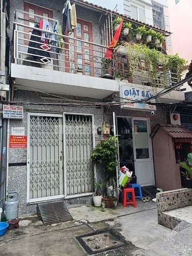 Cần bán 2 căn nhà ngay trung tâm quận 1 