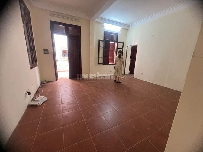 Bán Đất VIP Lạc Long Quân, Mảnh đất Vàng, 50m ra hồ tây, 256 M2, 43 tỷ