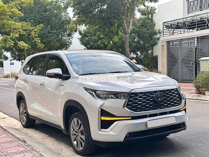Toyota Innova Cross 2024 2V8 km, 1 chủ, lốp zin