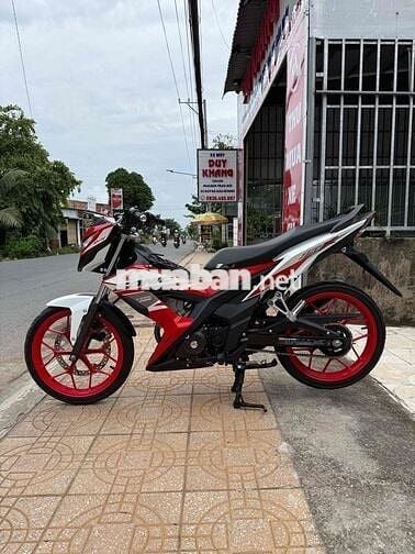 Sonic trắng đỏ lướt 4 ngàn km