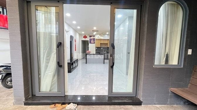 BÁN NHÀ TẶNG NỘI . NHÀ TIỆN ÍCH