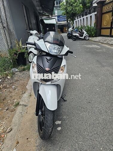 Cần bán xe SH nhập 3 cục 125i màu trắng sporty