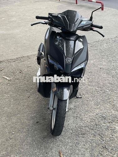 xe mới ko đâm đụng em đang dùng cần bán lên đời