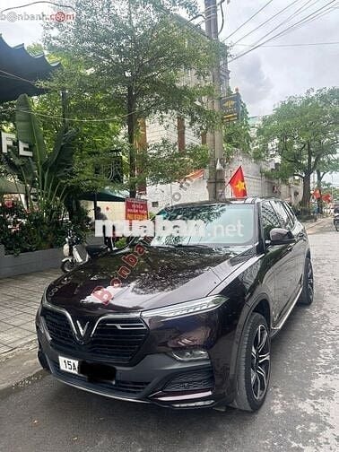 VinFast Lux SA 2.0 Premium 2.0 AT 2020