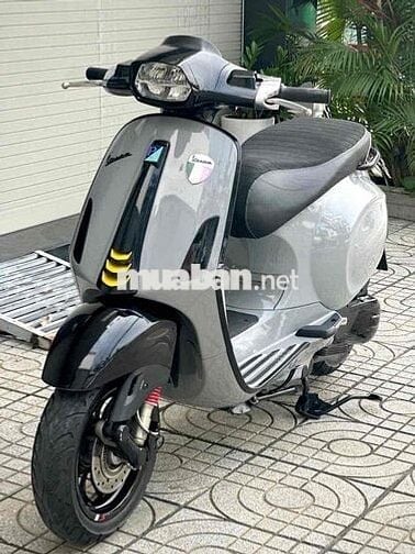 Thanh lí gấp Vespa cực mới