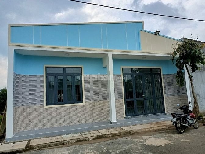 BÁN NHÀ MƠI XÂY ẤP 4 XÃ LỘ 25 - TỈNH LỘ 769 GỒM  2P NGỦ, 2 WC
