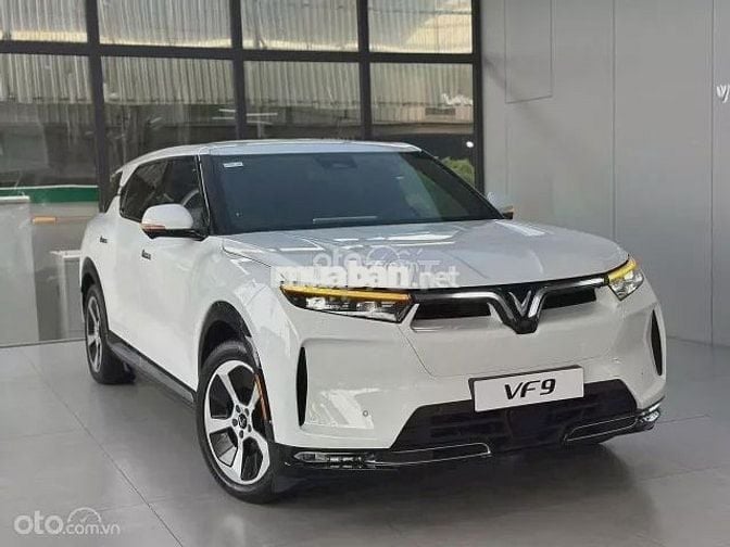 Vinfast VF9 eco sản xuất 2024 mới 100%.
