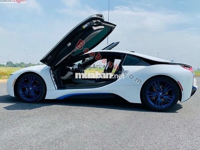 BMW i8 1.5L Hybrid 2014 - 2 Tỷ 790 Triệu