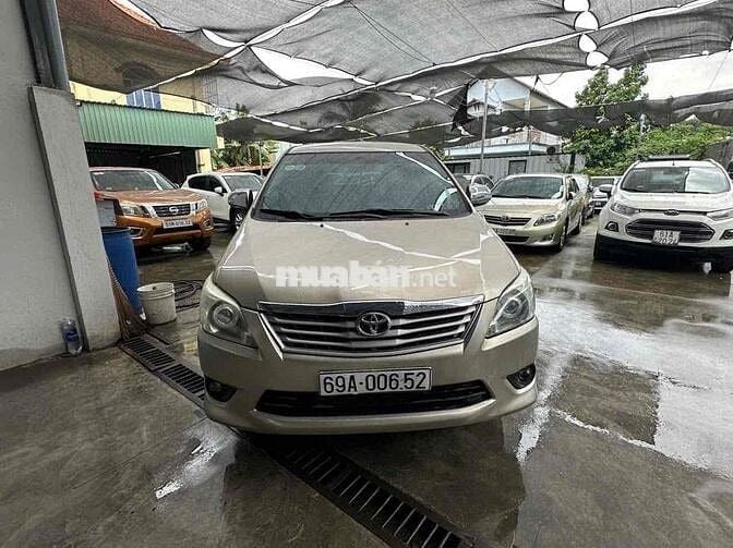 Toyota Innova 2013 2.0E - 135000 km
