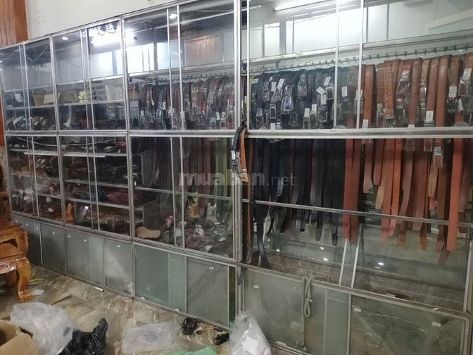 Chuyển cửa hàng, cần thanh lý tủ kệ như hình tại Bình Hưng Hòa, Tp.HCM