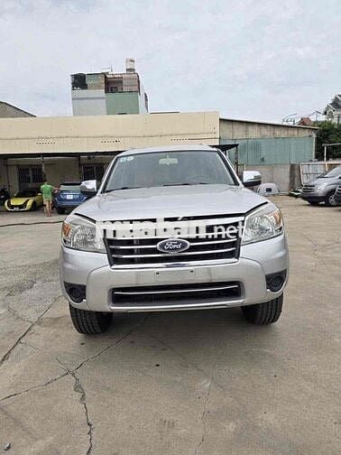 Ford Everest 2011 2.6L 4x4 MT - 120000 km