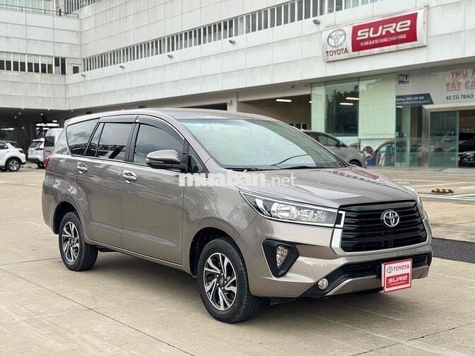 Toyota Innova 2022 E 2.0 MT - 90000 km