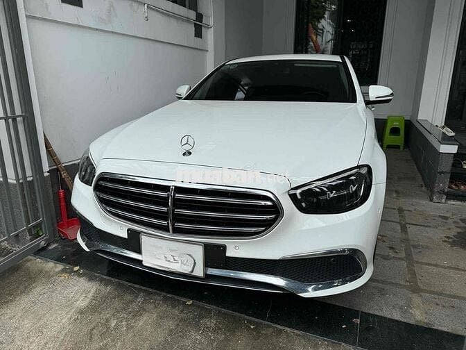 Mercedes Benz E200 FL 2022