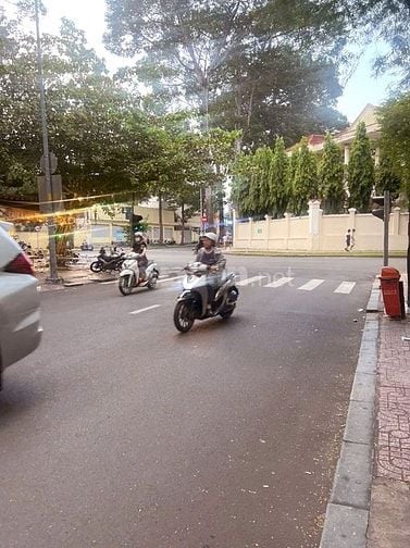 Bán nhà mặt tiền Phường Bến Thành, Q1, 93,8m², vị trí vàng hiếm có