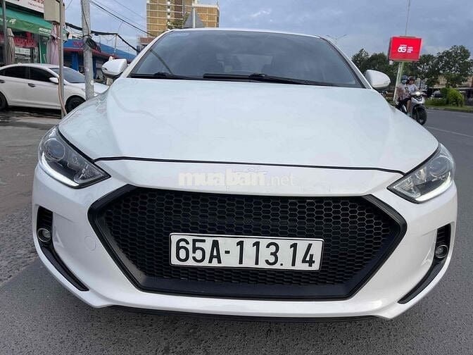 Hyundai Elantra 2016 - 78000 km