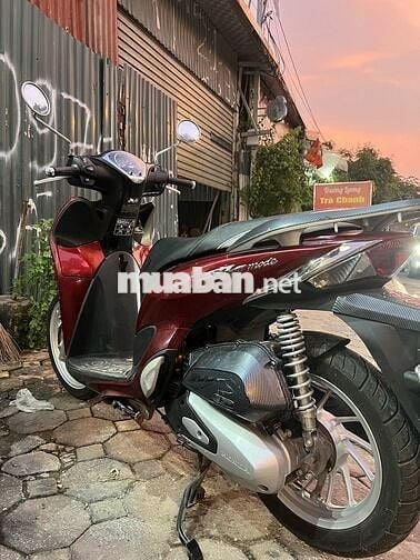 Con gái đi nước ngoài nên thừa xe SH Mode