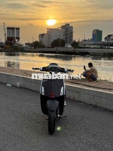 vespa sprin siêu lướt bản S đen nhám như xe new