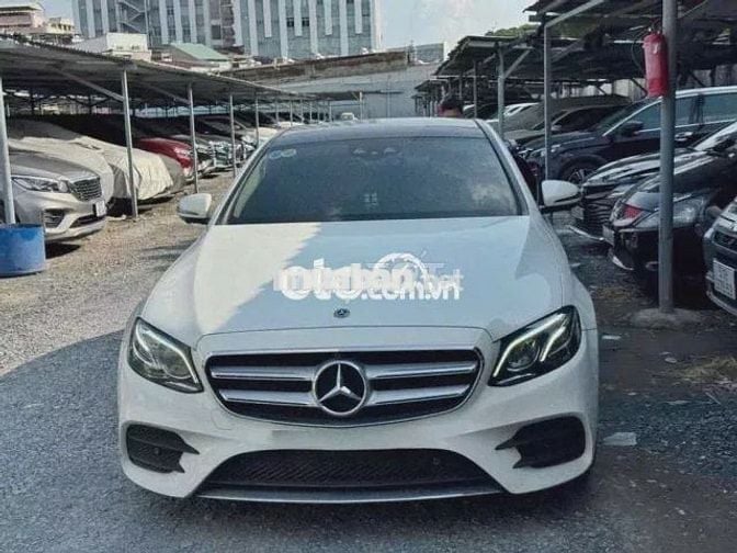 Mercedes Benz E300 2017 lăn bánh 63.000 km