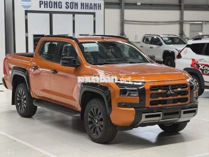 Mitsubishi Triton GLX 2025.