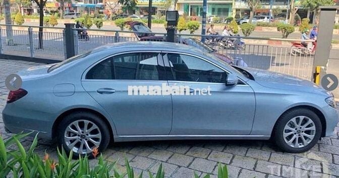 Mercedes_Benz_E200