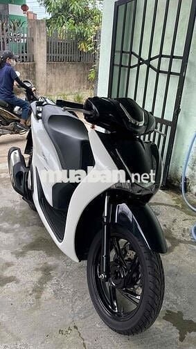 Sh 150 ABS trắng đen sporty. odo 17450km.