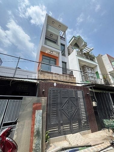 Chính chủ bán nhà 4 tầng, 6 tỷ, hẻm xe hơi, P.BHH B, Q.Bình Tân