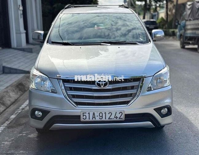 Toyota Innova 2014 2.0G - 108000 km