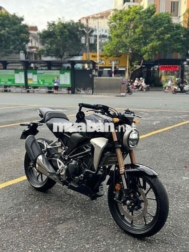 cần bán CB300R đen | chất xe còn rất đẹp