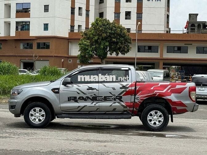 Bán xe Ford Ranger 2016 XLS 2.2L 4x2 MT màu bạc