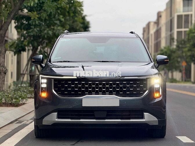 New Kia Carnival 2024 2.2D Luxury - 18.000 km