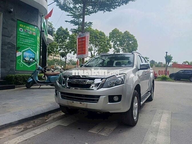 Bán Isuzu Dmax 3.0AT 4x4 sx2016 xe đẹp lỗi tặng xe