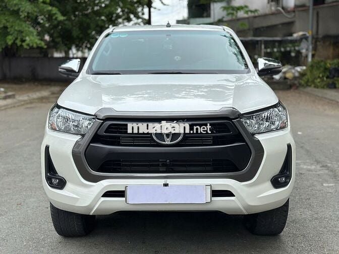 Toyota Hilux 2021 4x2 AT, full lịch sử, vay 70%