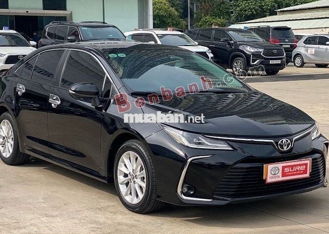 Toyota Altis 1.8V màu đen-2022 nhập Thái