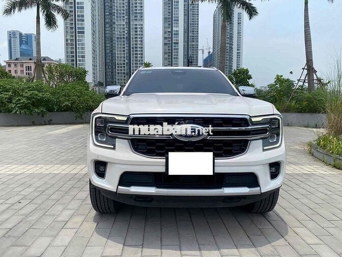 Ford Everest Titanium 4x4 sx 2023 màu trắng
