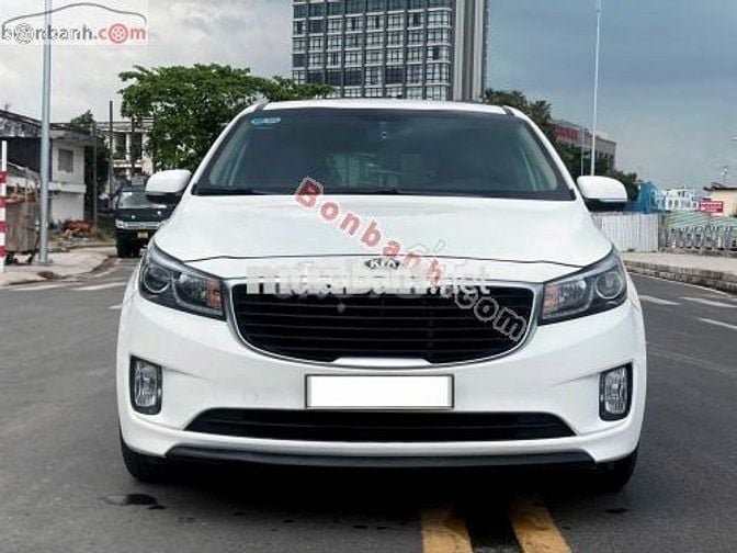 Sedona 7 chỗ máy dầu màu trắng odo 115.000 km