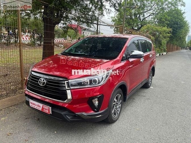 Toyota Innova Venturer 2.0 AT 2021 - 700 Triệu