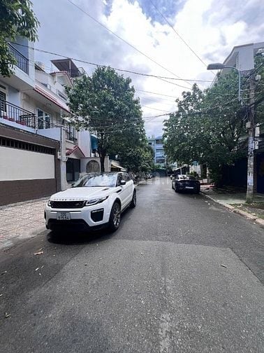 Bán nhà cư xá Chu Văn An 4*18m xây 5 tầng mặt tiền đường 12m nhựa khu 