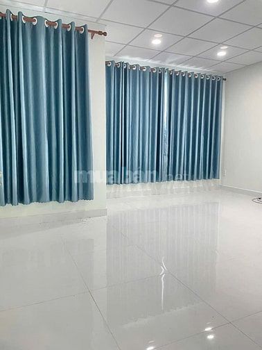Cho thuê nhà 100m2 ( 4.8 x 21m ) sân 5m , 1 lầu , 2 PN / 2WC