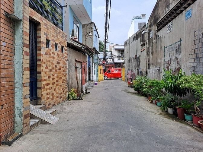 BÁN GẤP NHÀ GẦN CHỢ TÂN HƯƠNG 