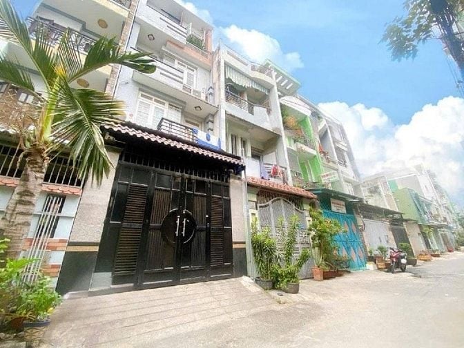 NHÀ 3 TẦNG H8M THÔNG Ô TÔ NGỦ TRONG NHÀ - DT 4X13 - CHỈ 5 TỶ NHỈNH
