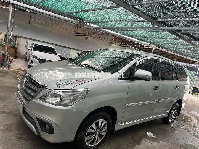 Toyota Innova 2015 2.0E - 79 km