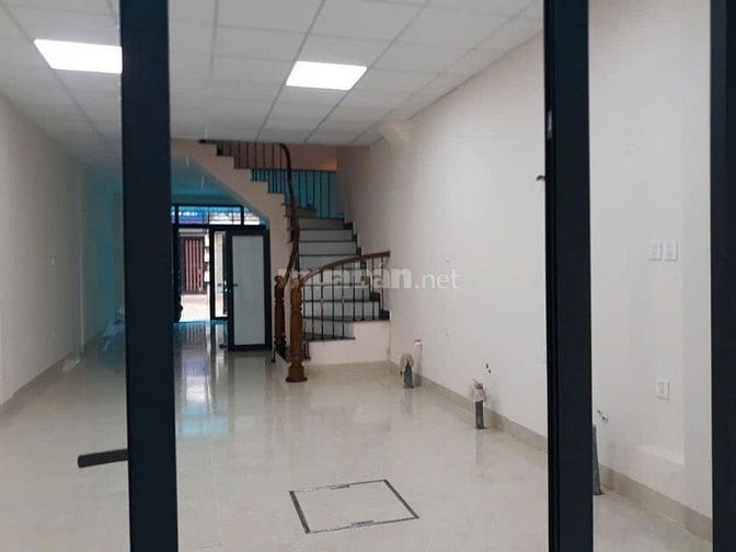 Cho thuê nhà riêng 5 tầng, 45m2/tầng, có gara ô tô.Giá thuê 15tr/tháng