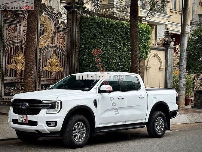 Ford Ranger XLS 2.0L 4x2 AT 2022 - 605 Triệu