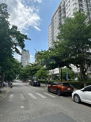 Bán nhà 2 tầng 90m2 quận Sơn Trà (gần Phạm Văn Đồng) – Giá 13,x Tỷ